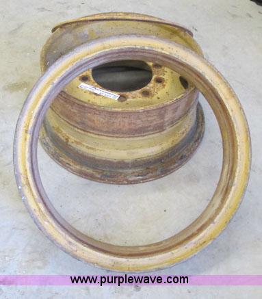 image for item AC9373 140H motor grader wheel