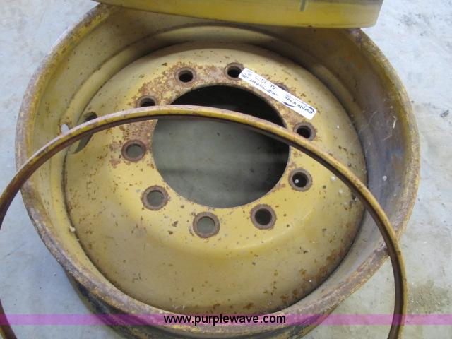 image for item AC9373 140H motor grader wheel
