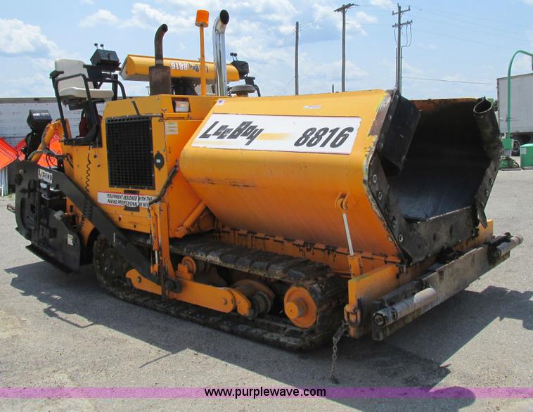 image for item AN9013 2007 LeeBoy L8816T paver