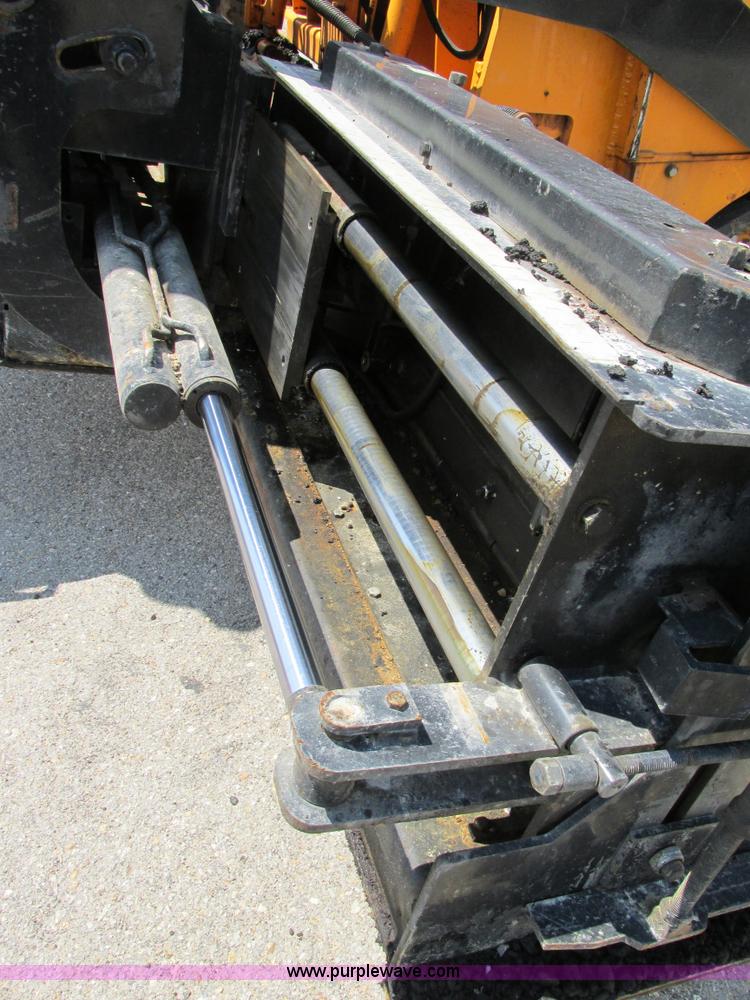 image for item AN9013 2007 LeeBoy L8816T paver