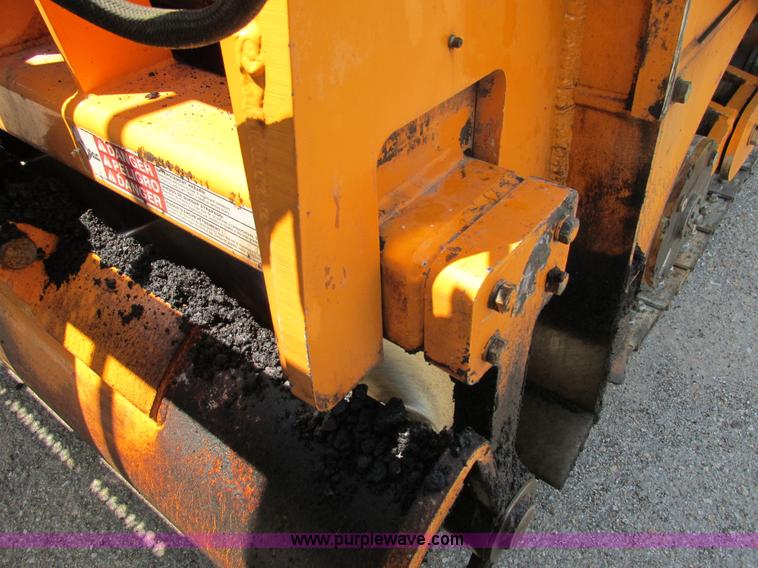 image for item AN9013 2007 LeeBoy L8816T paver