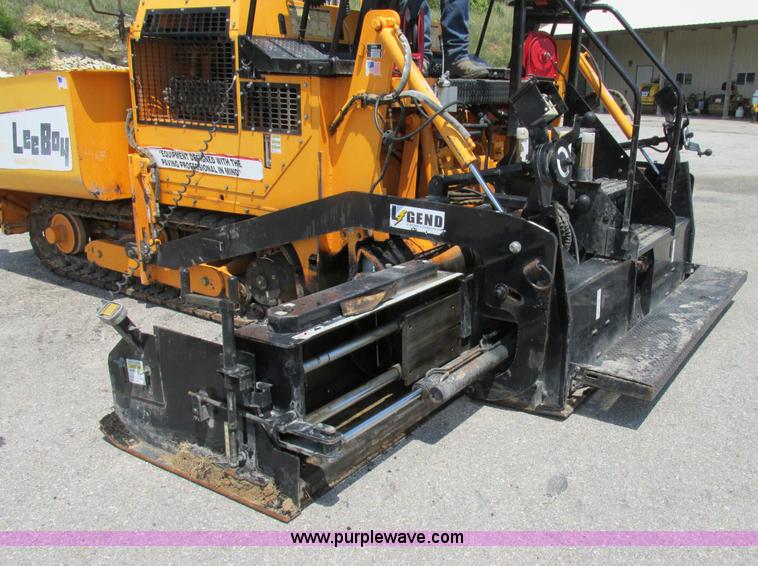 image for item AN9013 2007 LeeBoy L8816T paver