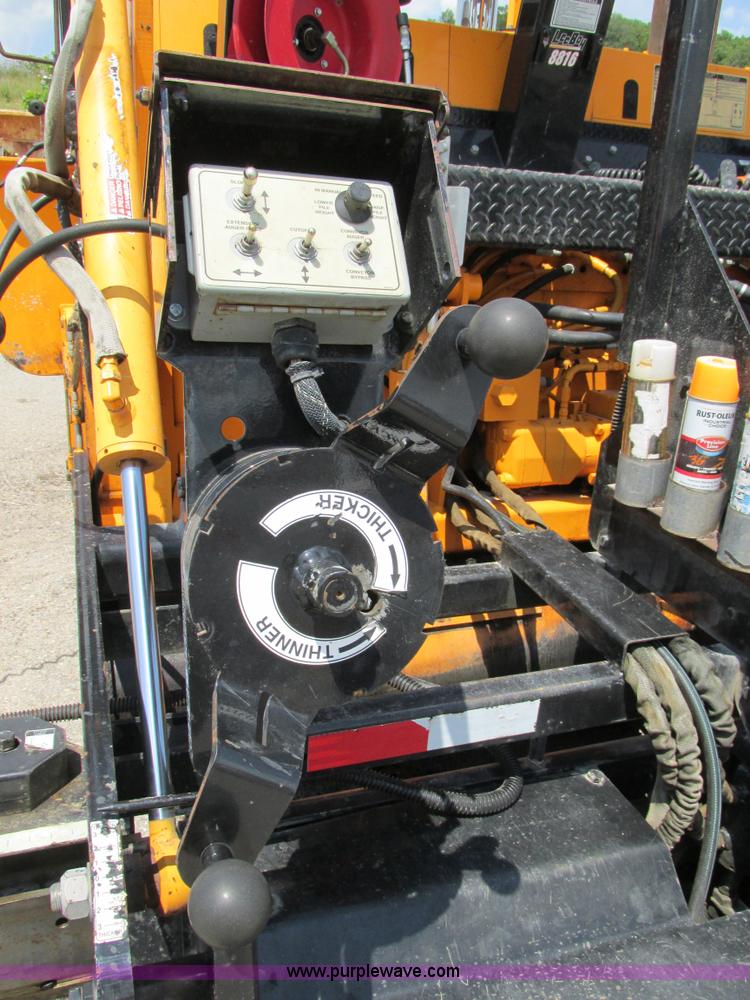 image for item AN9013 2007 LeeBoy L8816T paver