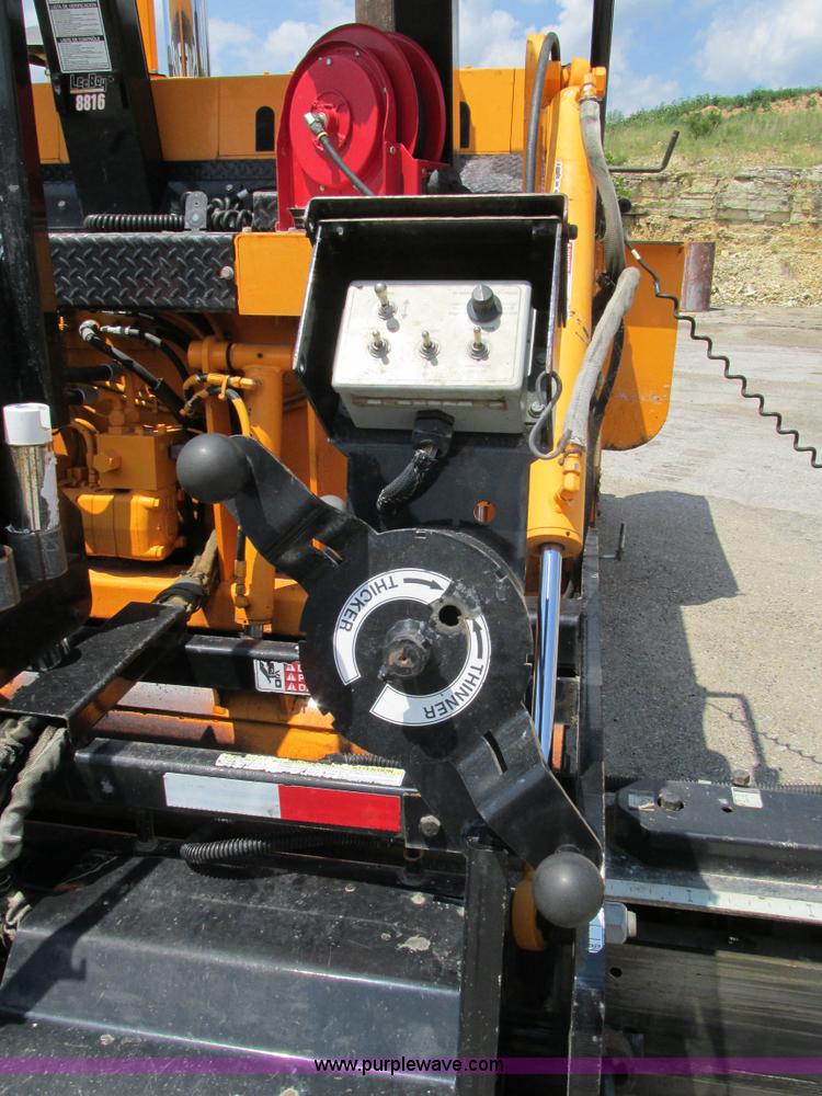 image for item AN9013 2007 LeeBoy L8816T paver