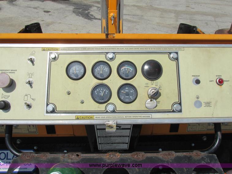 image for item AN9013 2007 LeeBoy L8816T paver