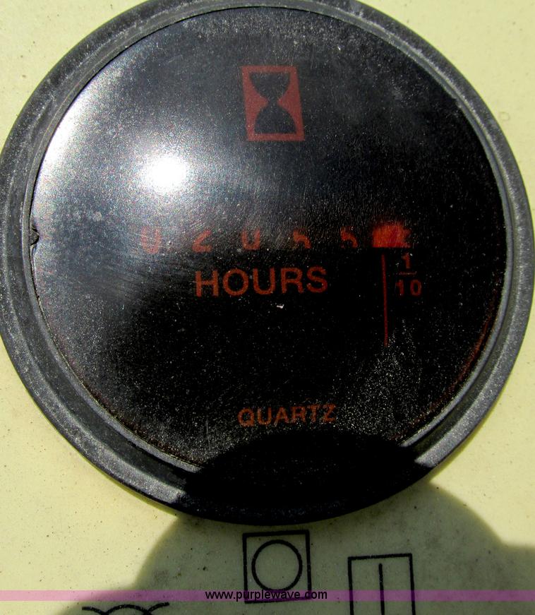 image for item AN9013 2007 LeeBoy L8816T paver