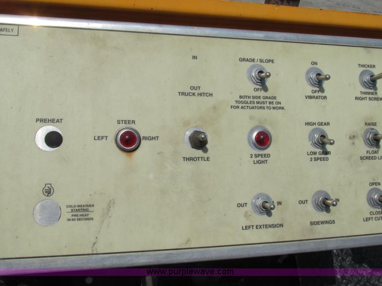 image for item AN9013 2007 LeeBoy L8816T paver