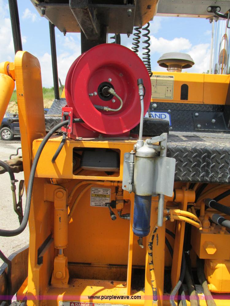 image for item AN9013 2007 LeeBoy L8816T paver