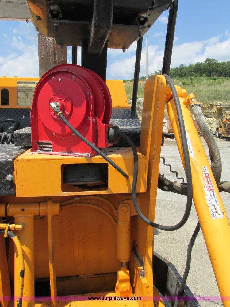 image for item AN9013 2007 LeeBoy L8816T paver