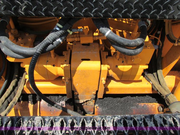 image for item AN9013 2007 LeeBoy L8816T paver