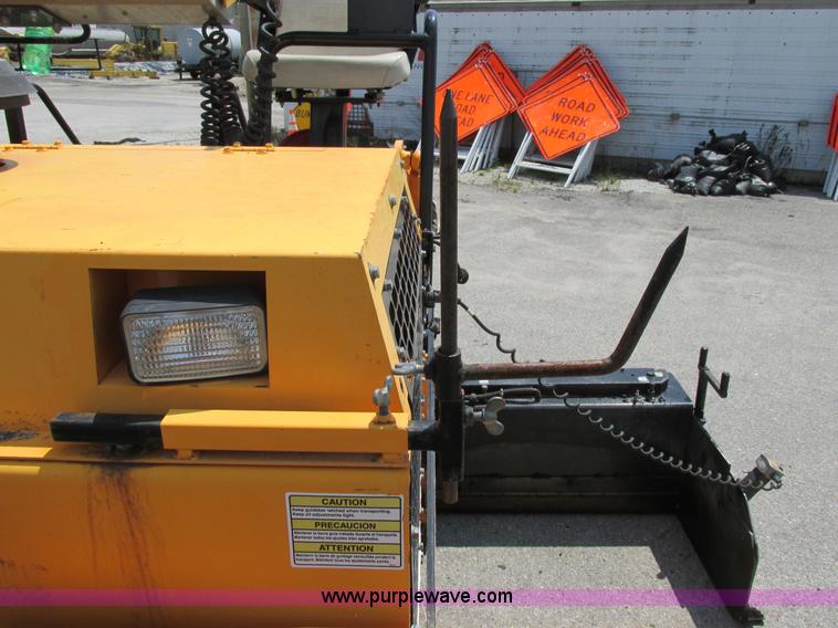 image for item AN9013 2007 LeeBoy L8816T paver