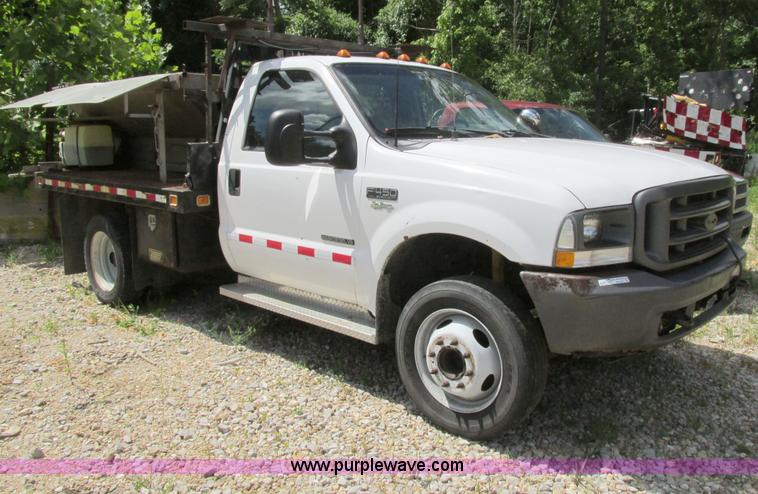 image for item AN9033 2002 Ford F450 Super Duty flatbed truck