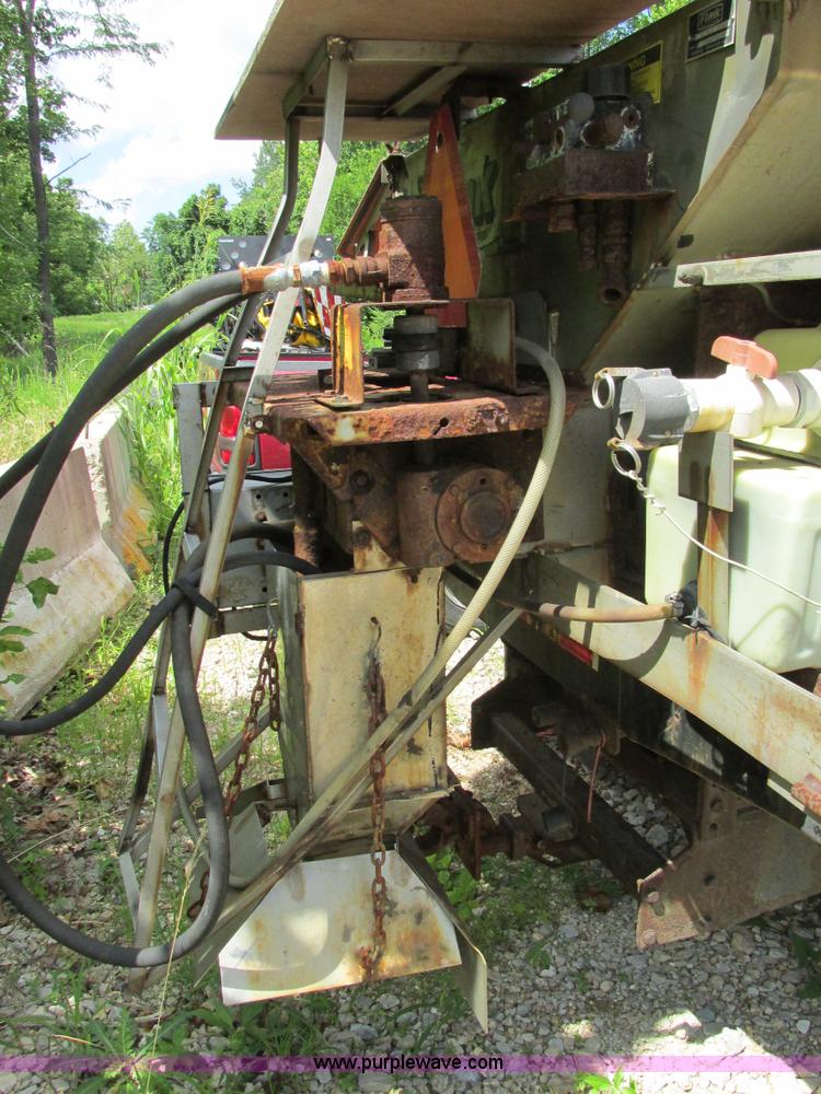 image for item AN9033 2002 Ford F450 Super Duty flatbed truck