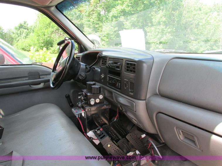 image for item AN9033 2002 Ford F450 Super Duty flatbed truck