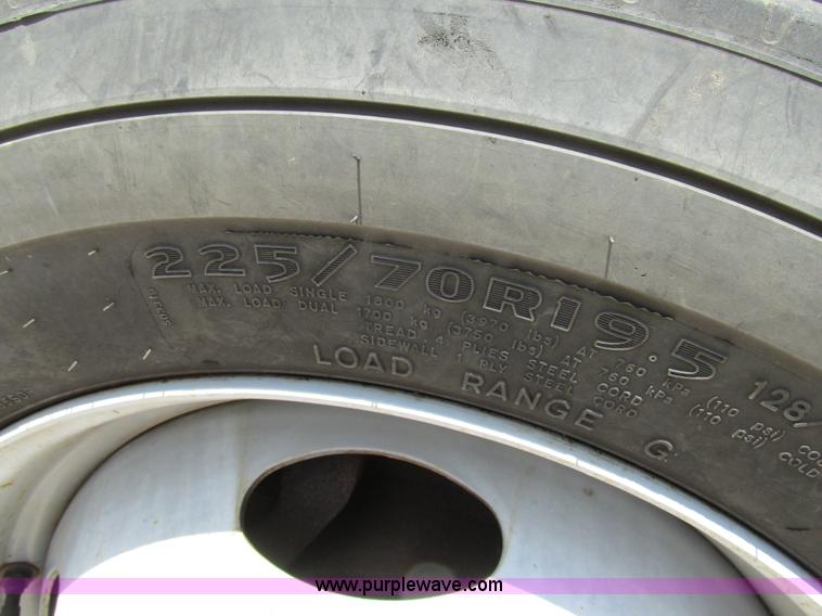 image for item AN9033 2002 Ford F450 Super Duty flatbed truck