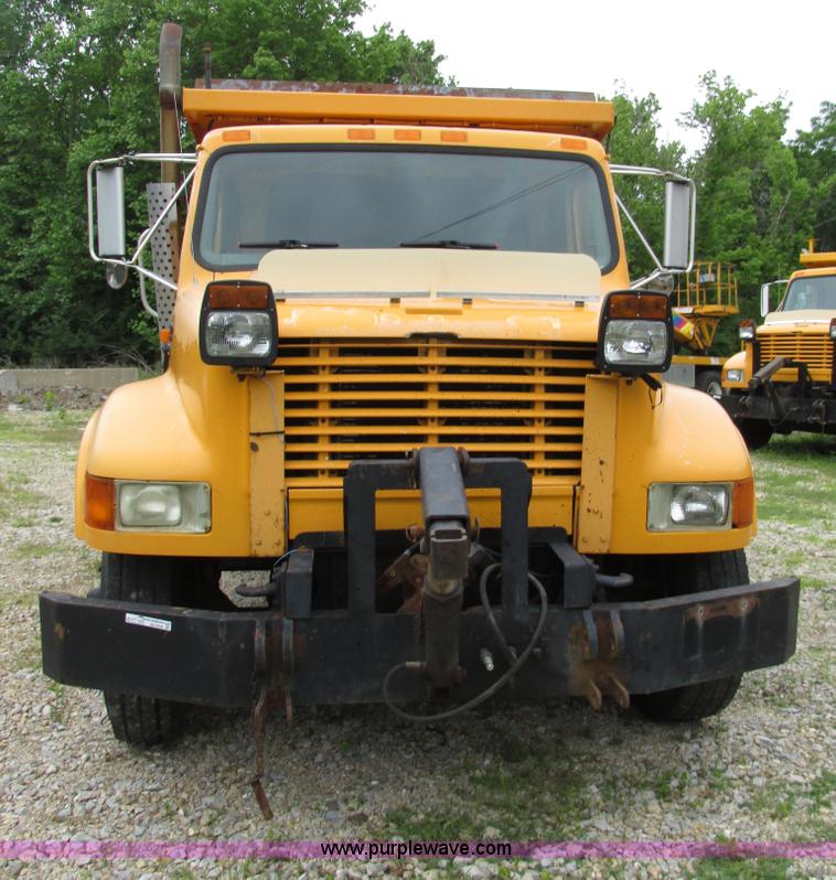 image for item AN9036 1996 International 4900 dump truck