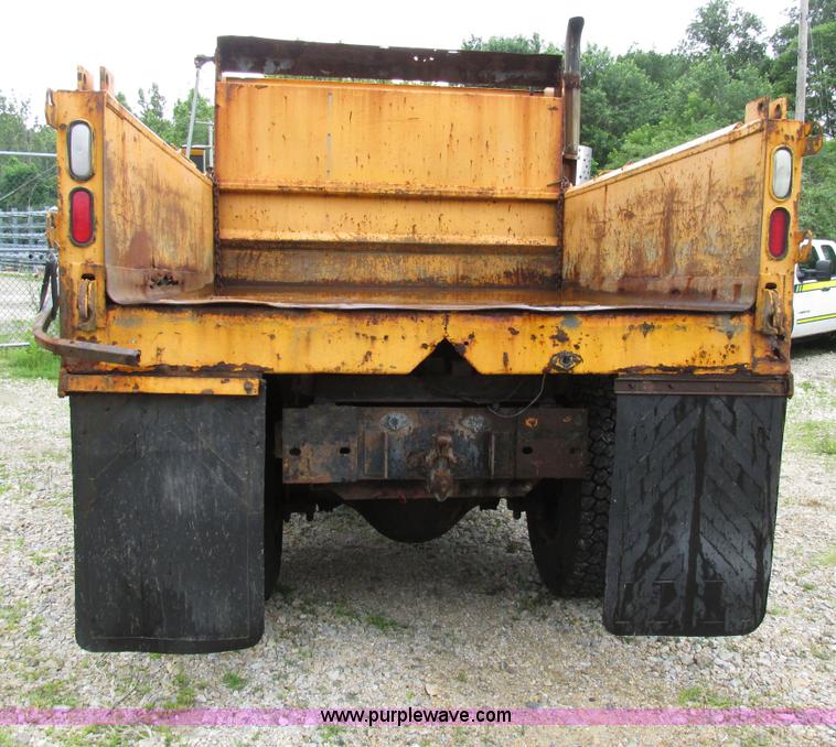 image for item AN9036 1996 International 4900 dump truck