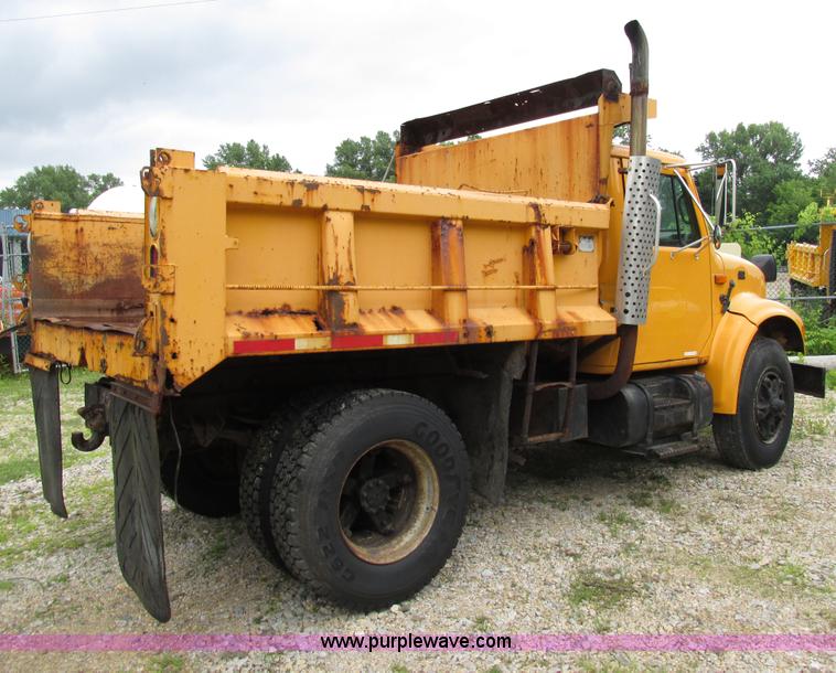 image for item AN9036 1996 International 4900 dump truck