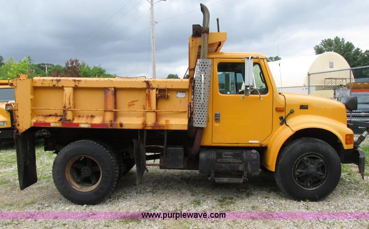 image for item AN9036 1996 International 4900 dump truck