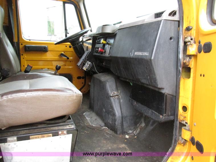 image for item AN9036 1996 International 4900 dump truck