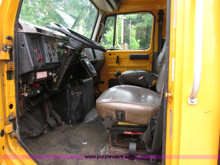 image for item AN9036 1996 International 4900 dump truck