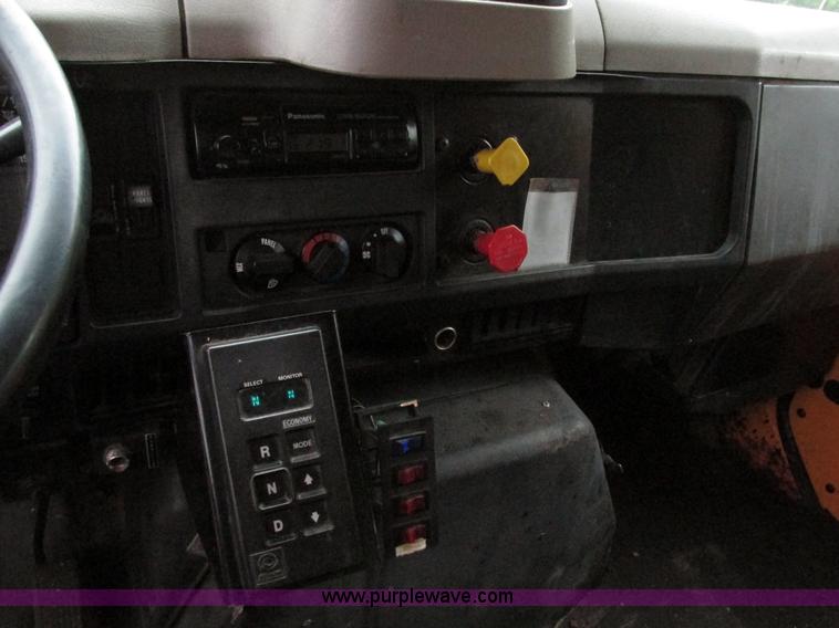 image for item AN9036 1996 International 4900 dump truck