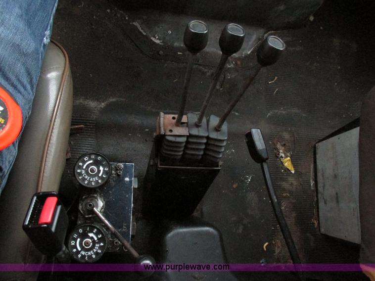 image for item AN9036 1996 International 4900 dump truck