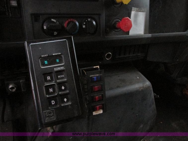 image for item AN9036 1996 International 4900 dump truck