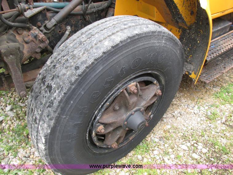 image for item AN9036 1996 International 4900 dump truck