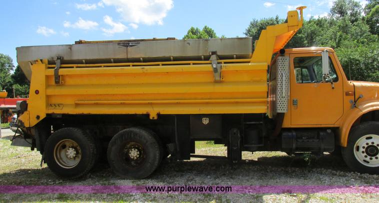image for item AN9039 1998 International 4900 dump truck