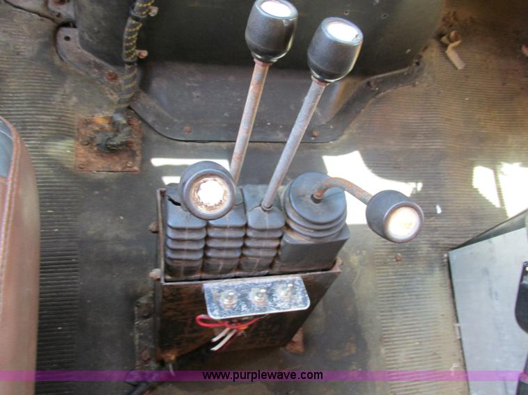 image for item AN9039 1998 International 4900 dump truck