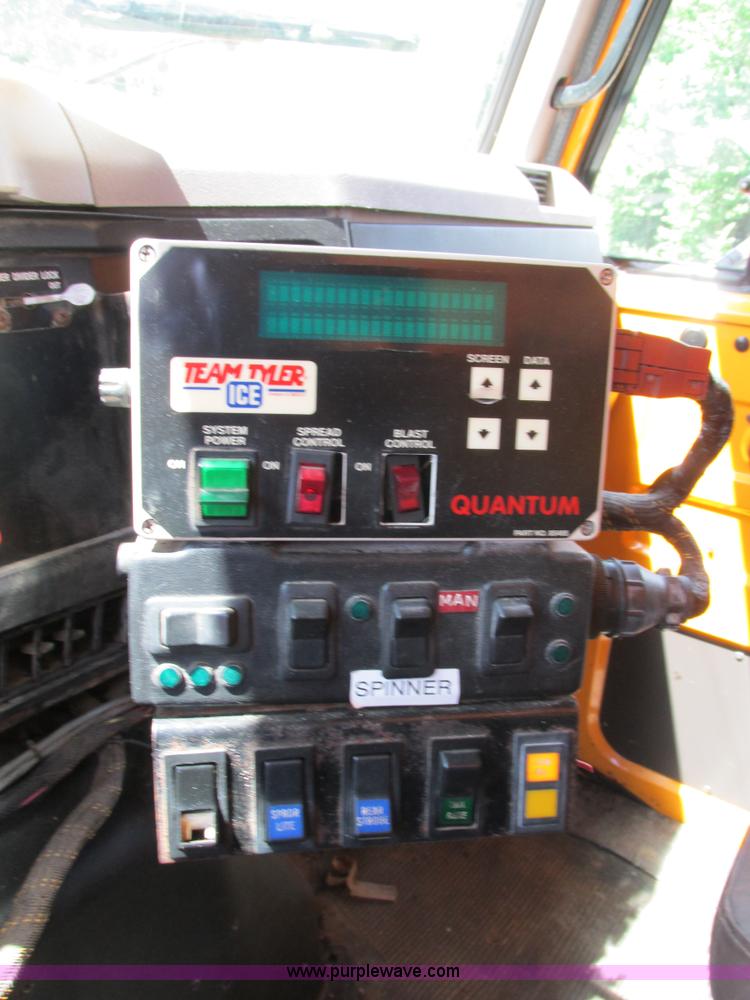 image for item AN9039 1998 International 4900 dump truck