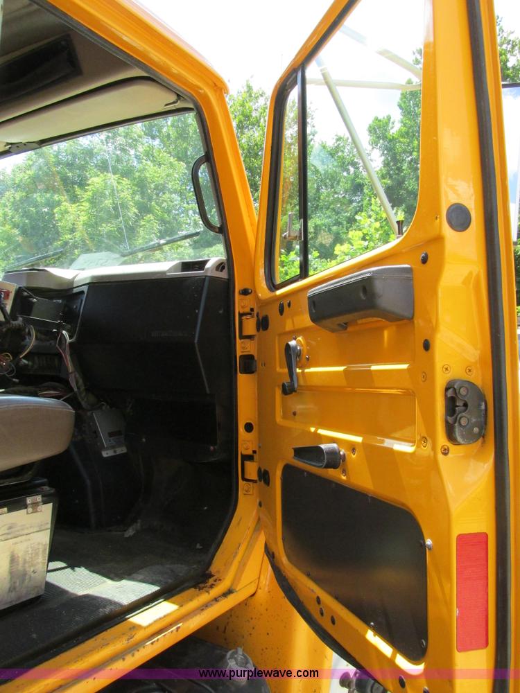 image for item AN9039 1998 International 4900 dump truck