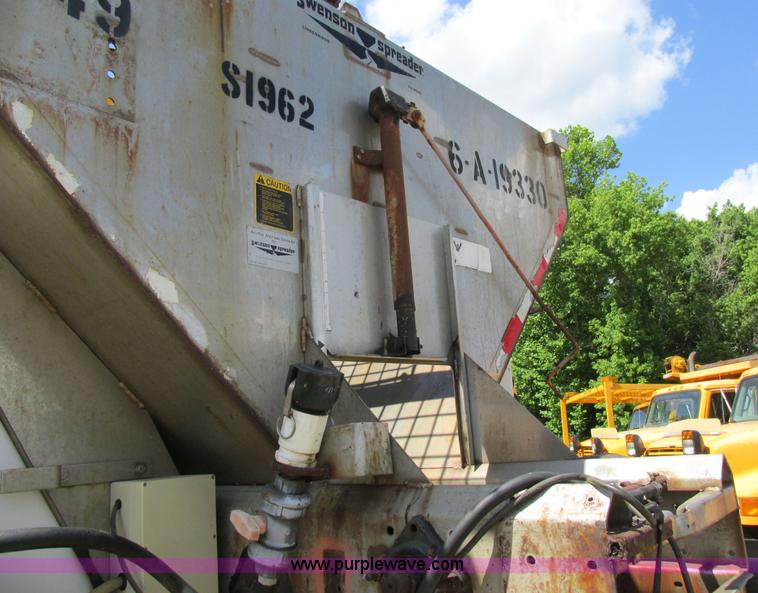 image for item AN9039 1998 International 4900 dump truck