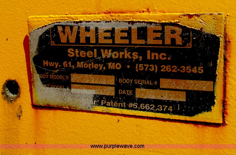 image for item AN9039 1998 International 4900 dump truck