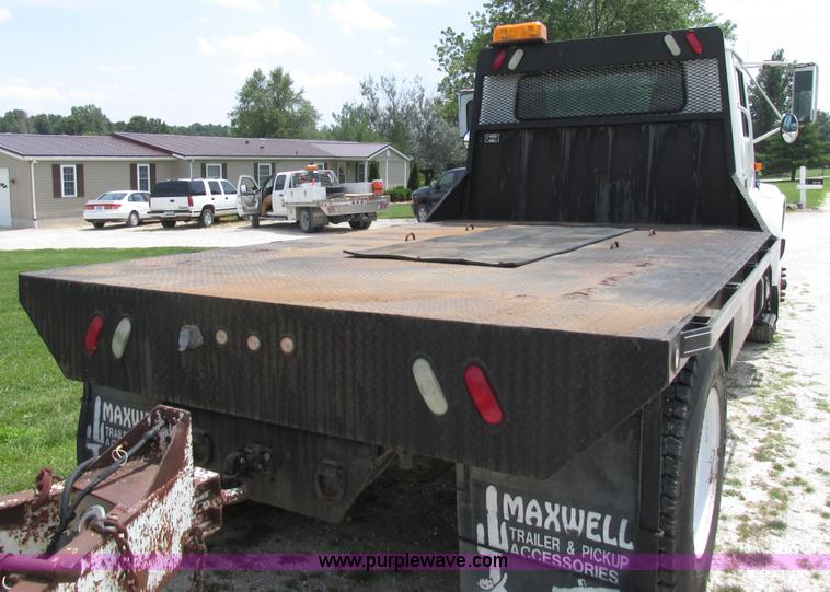 image for item AW9999 1995 International 4900 flatbed truck