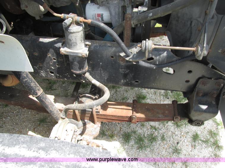 image for item AW9999 1995 International 4900 flatbed truck