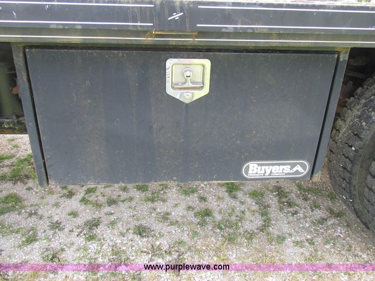 image for item AW9999 1995 International 4900 flatbed truck