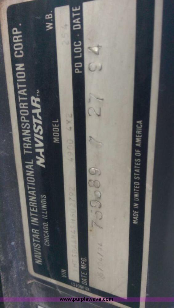 image for item AW9999 1995 International 4900 flatbed truck