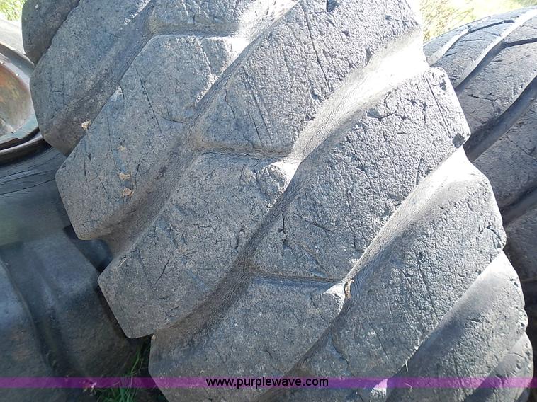 image for item BA9175 (4) General 23.5-25 tires and wheels