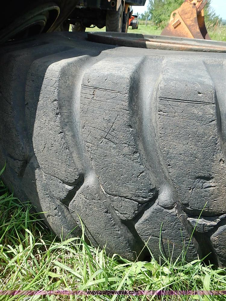 image for item BA9175 (4) General 23.5-25 tires and wheels