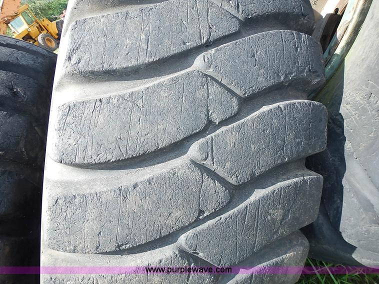 image for item BA9175 (4) General 23.5-25 tires and wheels