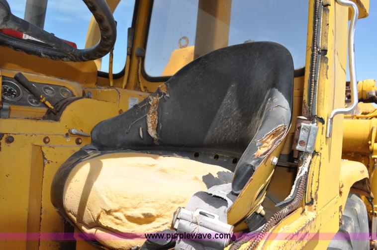 image for item F2034 1976 Caterpillar 613 elevating scraper