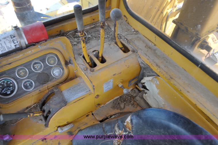 image for item F2034 1976 Caterpillar 613 elevating scraper