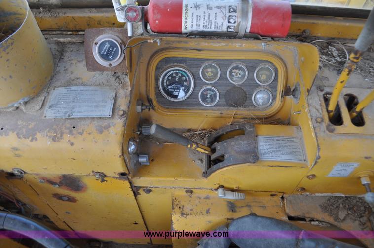 image for item F2034 1976 Caterpillar 613 elevating scraper