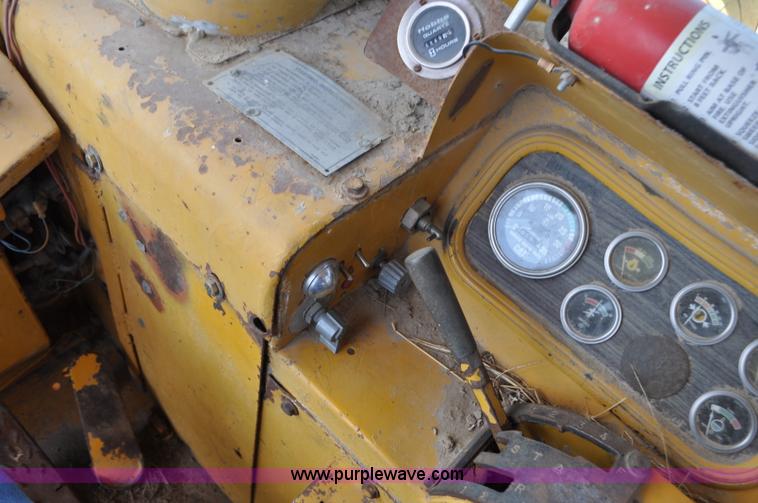 image for item F2034 1976 Caterpillar 613 elevating scraper