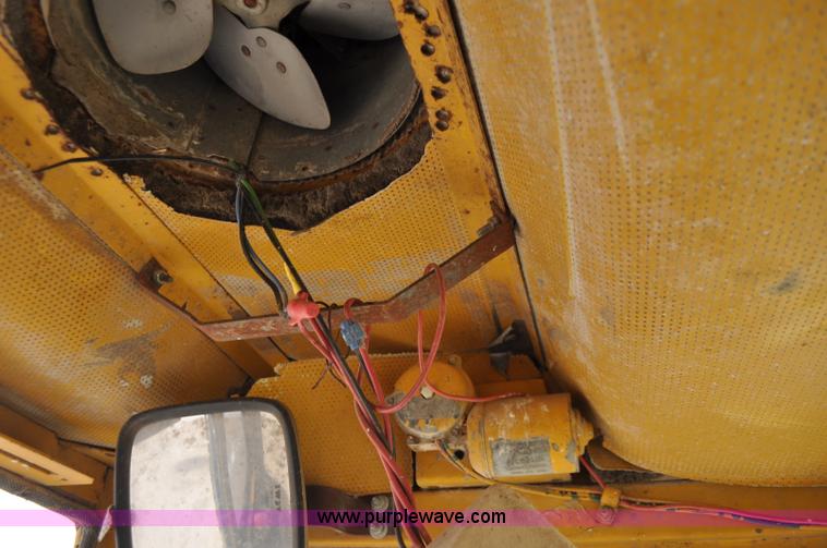 image for item F2034 1976 Caterpillar 613 elevating scraper