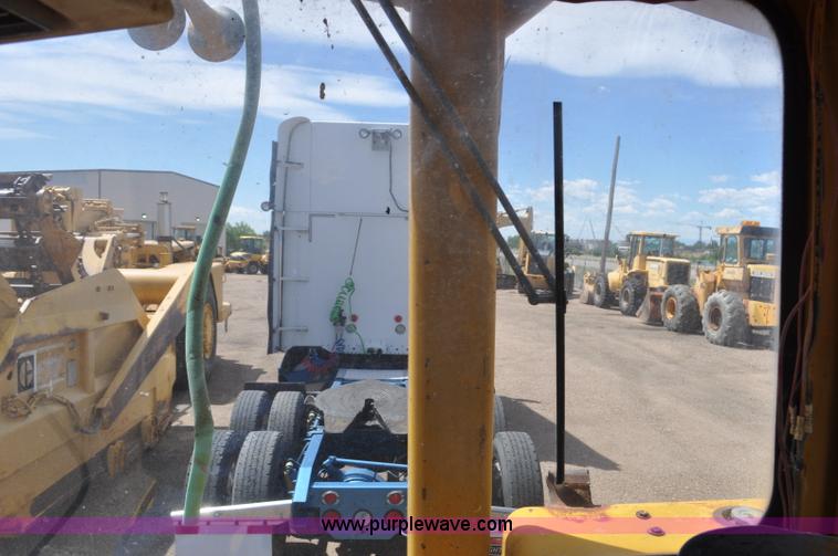 image for item F2034 1976 Caterpillar 613 elevating scraper