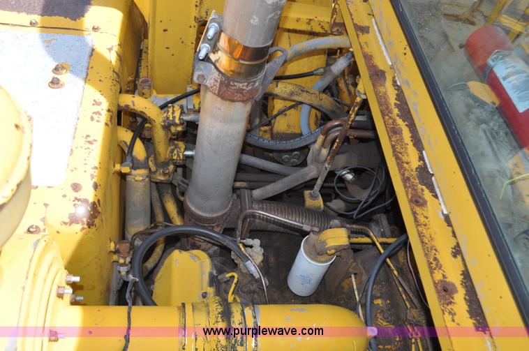 image for item F2034 1976 Caterpillar 613 elevating scraper