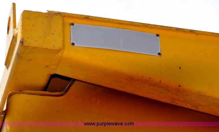 image for item F2034 1976 Caterpillar 613 elevating scraper